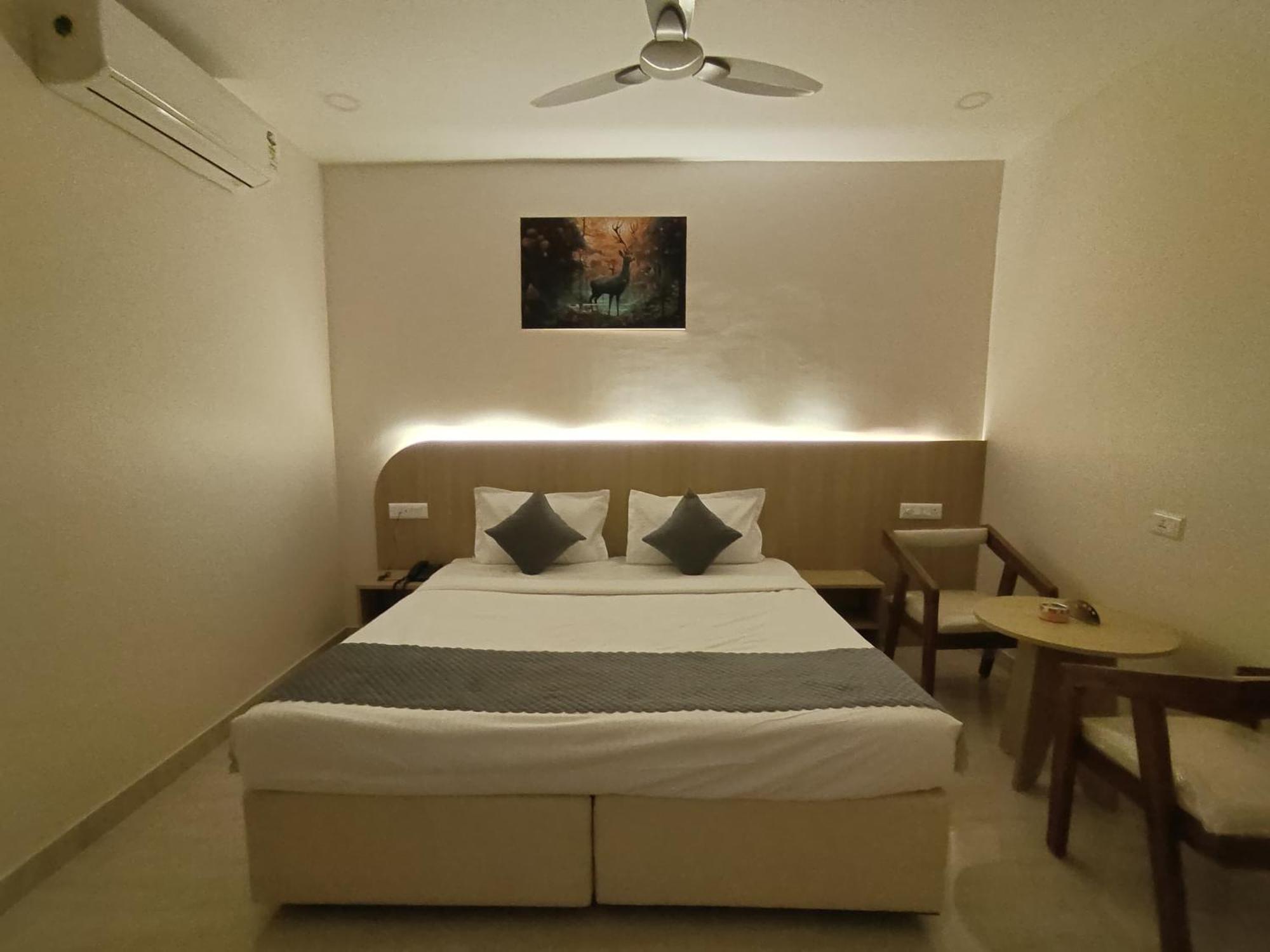 Hotel Meridian Blue Warangal Dış mekan fotoğraf
